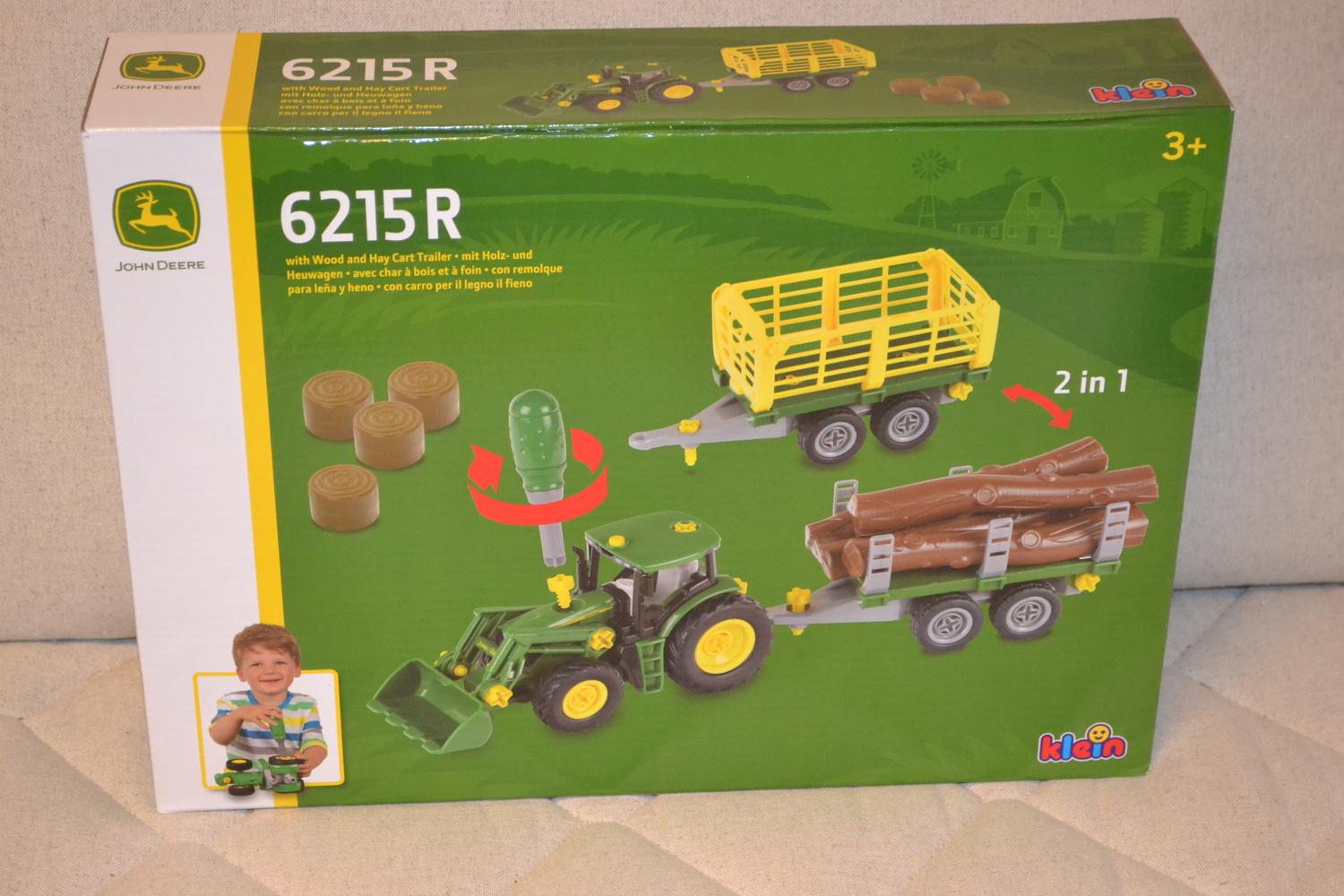 John Deere Traktor m. Vagn TIllbehör 6215 R Klein Set 59cm Ny