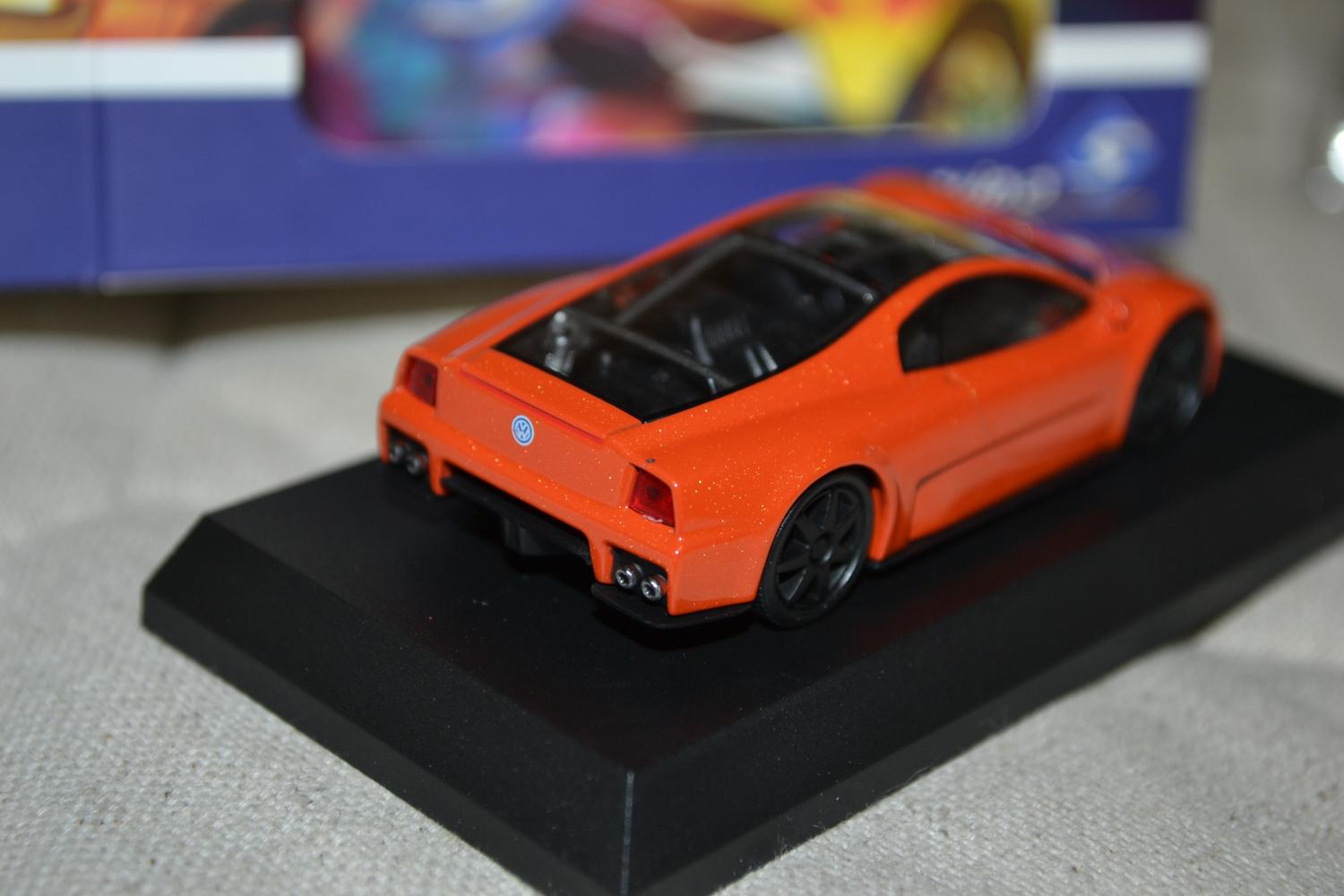 Volkswagen Nardo W12 Coupe Orange 1:64 Solido 6,5cm Ny