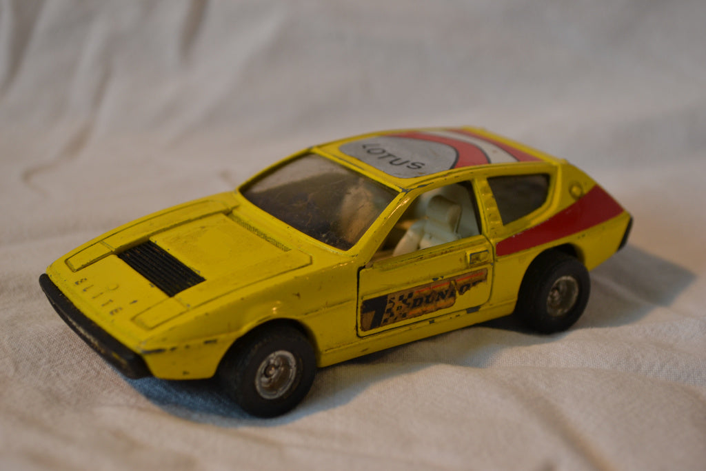 Lotus Elite 278081 Corgi 1976 Gul OK Skick