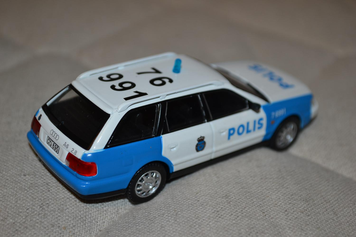 Audi A6 Avant Svensk Polis 1:43 Magazine Models 11cm Ny