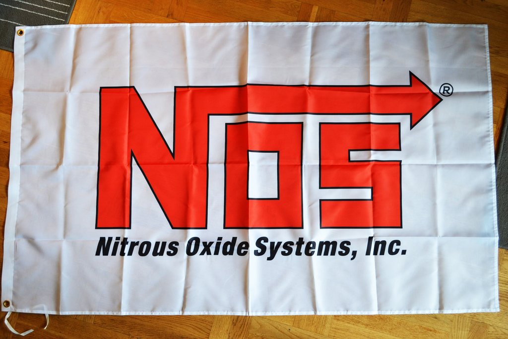 NOS Flagga (Vit/Röd) 90*150cm Nitrous Oxide Systems Bränsle/
