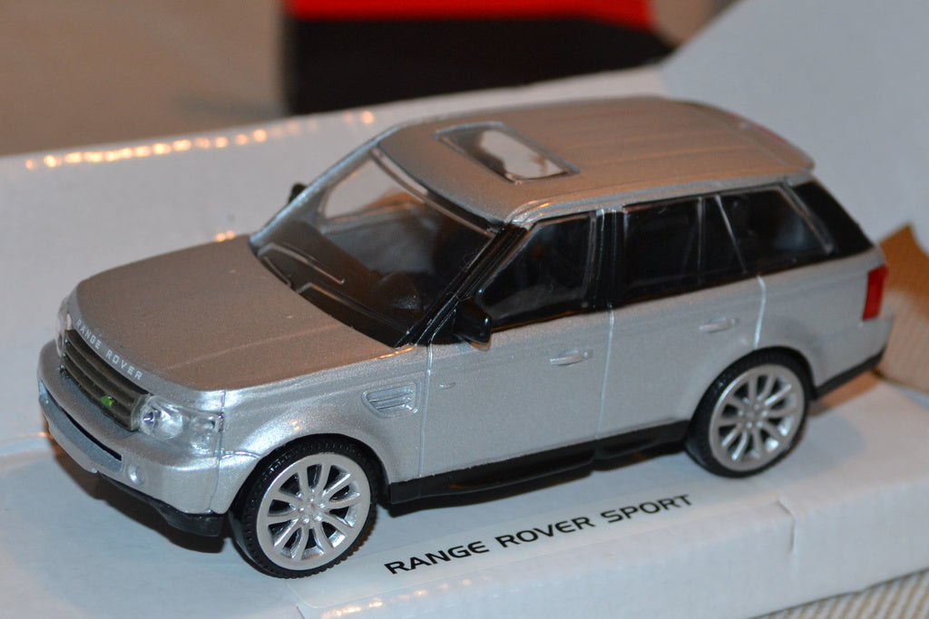 Range Rover Sport Silver 1:43 (Rastar) Ny