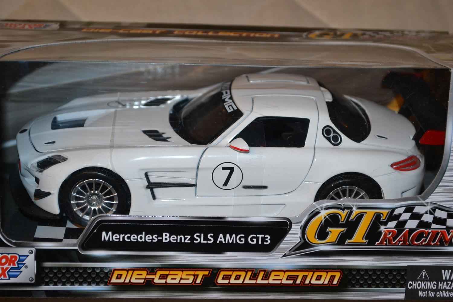 Mercedes SLS AMG GT3, No.7 Racing Vit 1:24 Motormax 18cm Ny