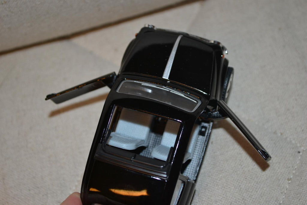 Svart Fiat 500 1960 1:24 Kinsmart 12cm Ny