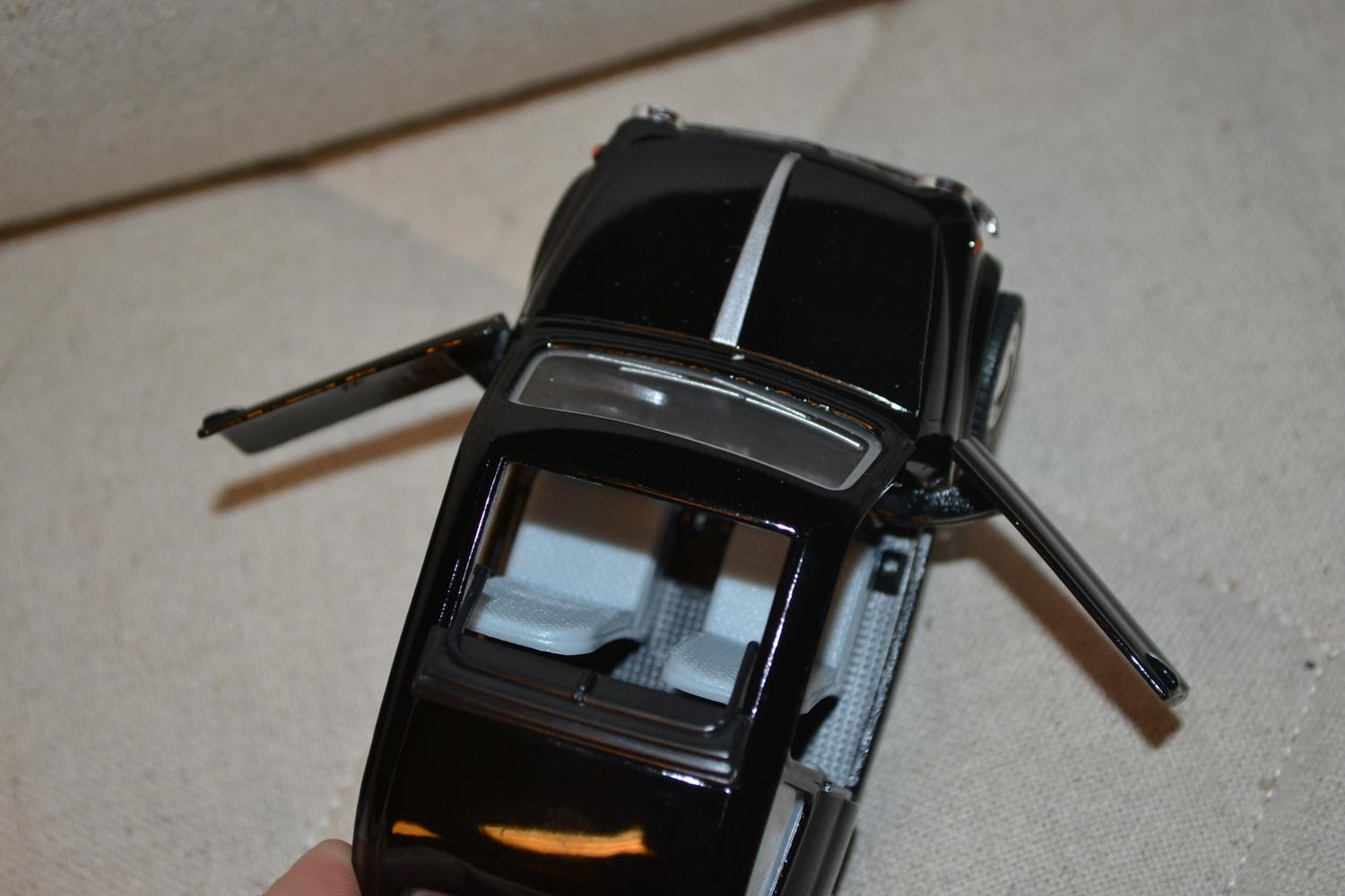 Svart Fiat 500 1960 1:24 Kinsmart 12cm Ny