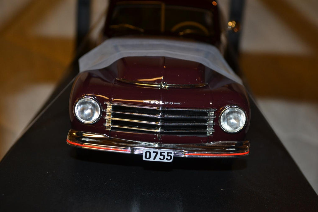 Volvo PV444 1947 Brun 1:18 Cult-Scale Models 24cm CULT Ny