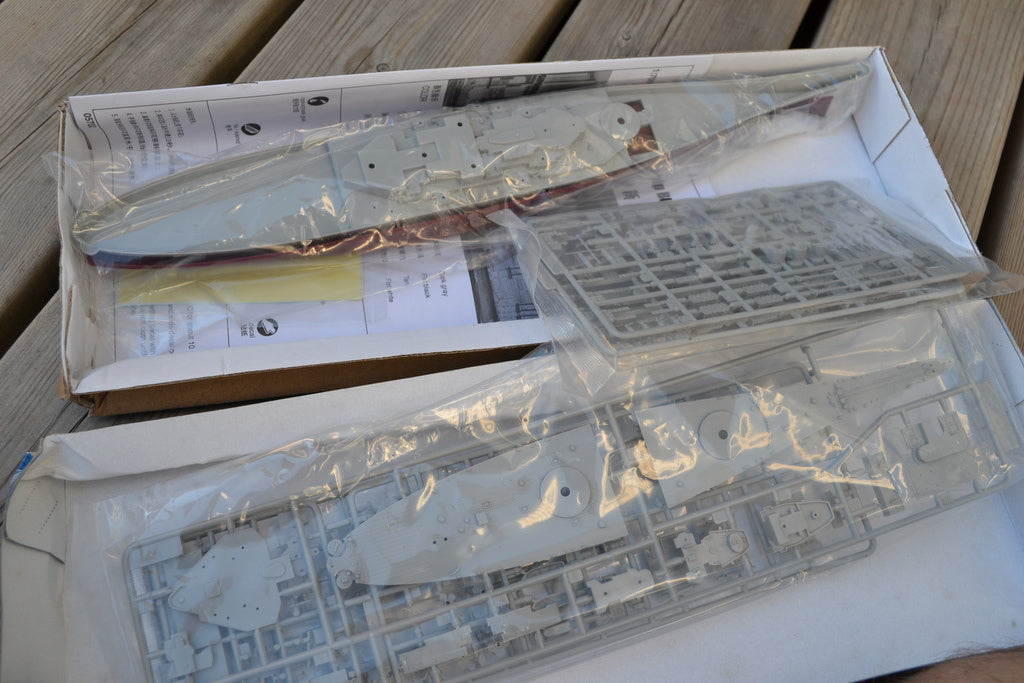 US Battleship BB-62 NEW JERSEY 1983 1:700 Trumpeter 5702 USA