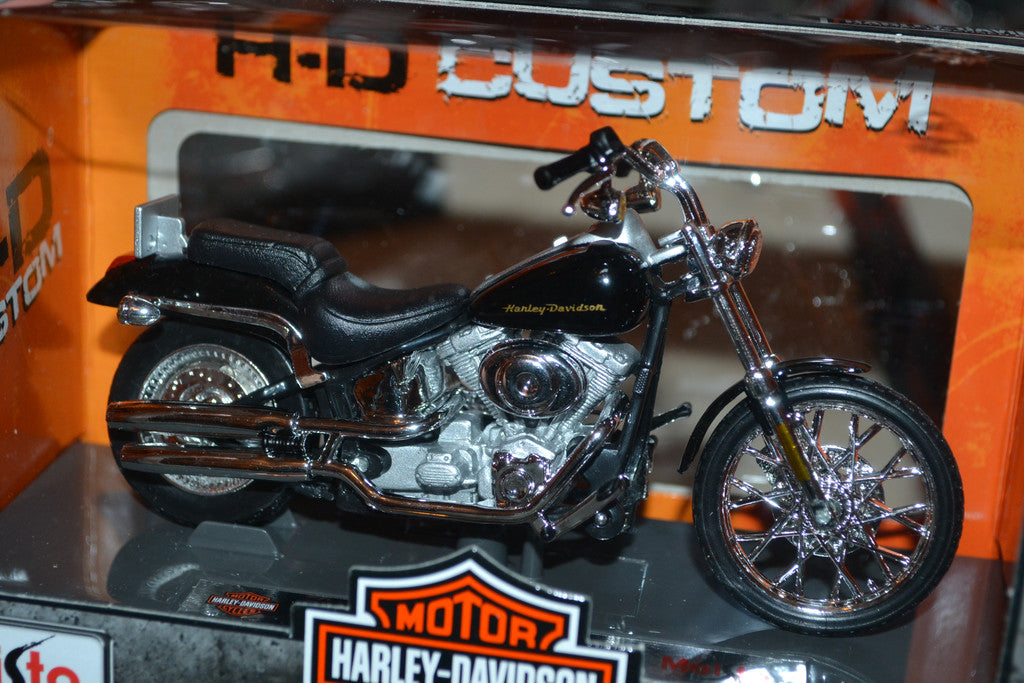 2000 FXSTD Softail Deuce Harley Davidson 1:18 Maisto (Series 31) Ny