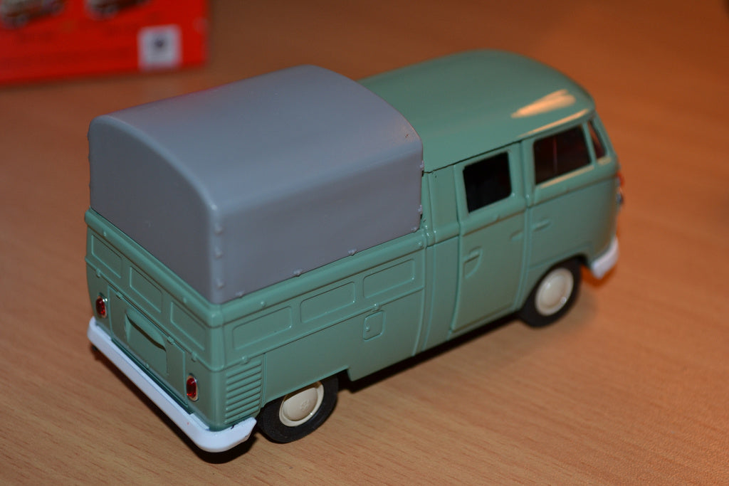 Volkswagen Double Cabin Pick Up Grön m. Kåpa 1:38/1:36 Welly