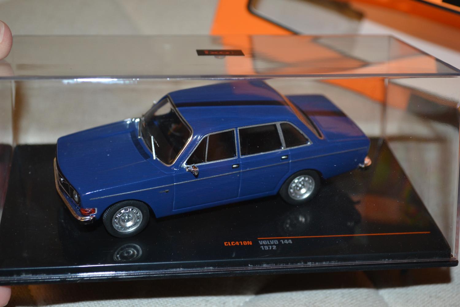 Volvo 144 1972 Blå 1:43 IXO Models 11cm Ny