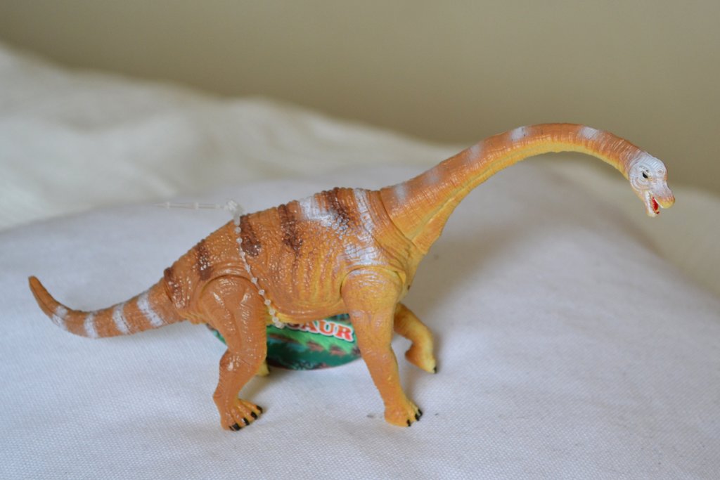 Brachiosaurus Dinosaurie 16cm Rörliga Ben (Verklighetstrogen
